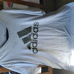 Adidas T-Shirt